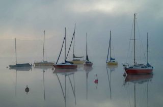 segelboote-simssee-nebel