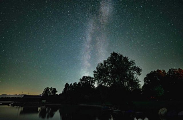 19. September 2025 - Milchstraße über Baierbach am Simssee milchstrasse-baierbach-simssee