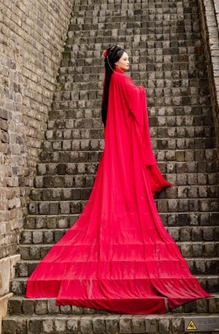 xian-maedchen-stadtmauer